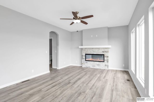 11007 S 104th Avenue, Papillion, NE 68046