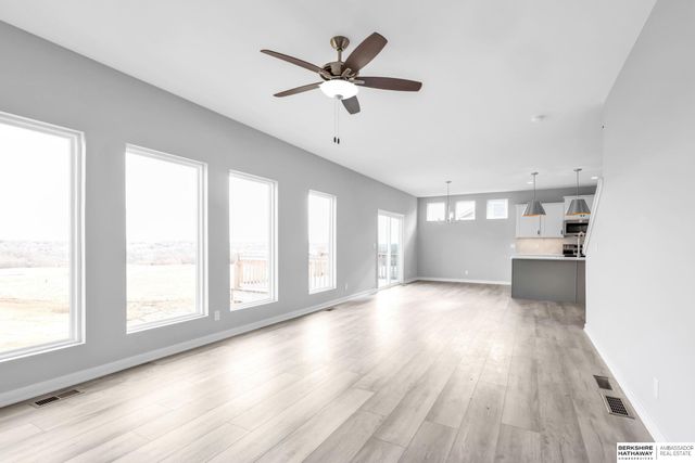 11007 S 104th Avenue, Papillion, NE 68046