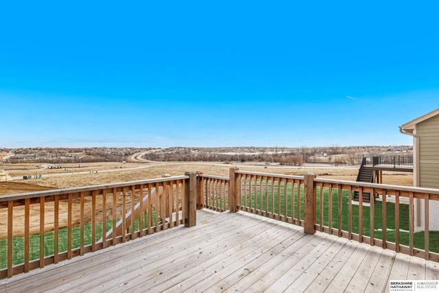 11007 S 104th Avenue, Papillion, NE 68046