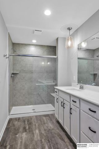 11007 S 104th Avenue, Papillion, NE 68046