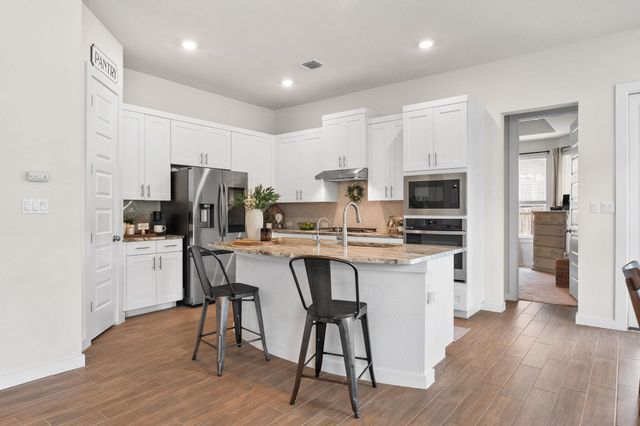 521 Crossvine TRL, Georgetown, TX 78628