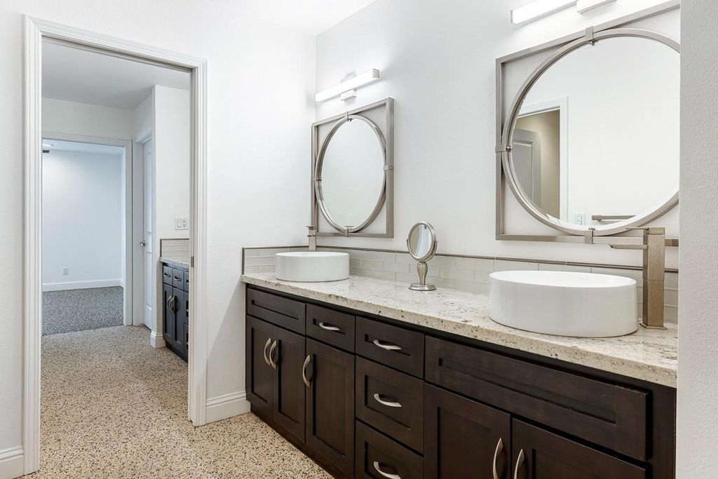 Image 14 of property listing at 315 E Nees Avenue # 148, Fresno, CA 93720