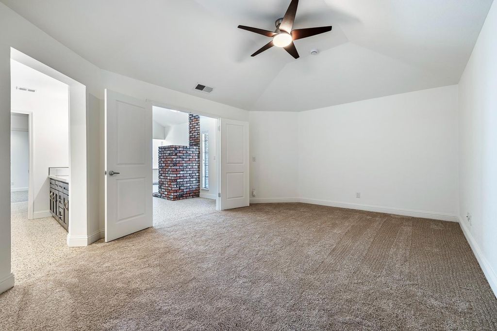 Image 18 of property listing at 315 E Nees Avenue # 148, Fresno, CA 93720