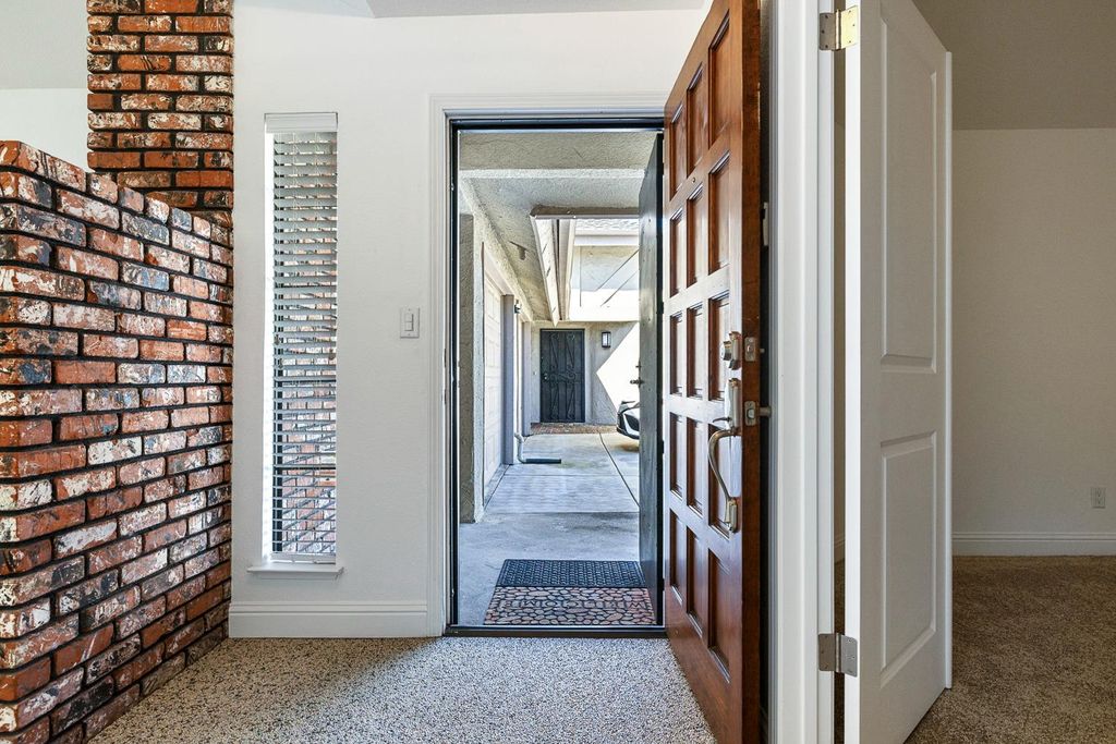 Image 4 of property listing at 315 E Nees Avenue # 148, Fresno, CA 93720