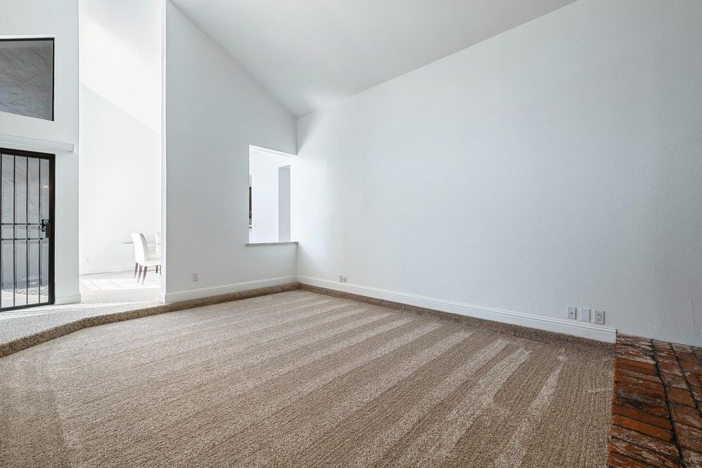 Image 7 of property listing at 315 E Nees Avenue # 148, Fresno, CA 93720