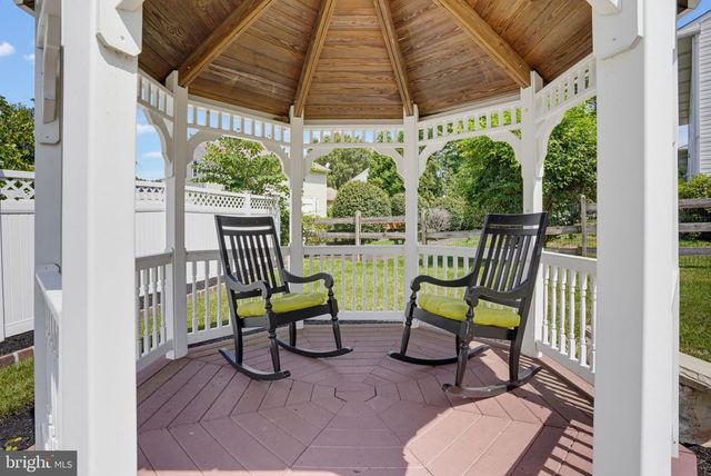 2301 BEACON HILL DR, Wilmington, DE 19810