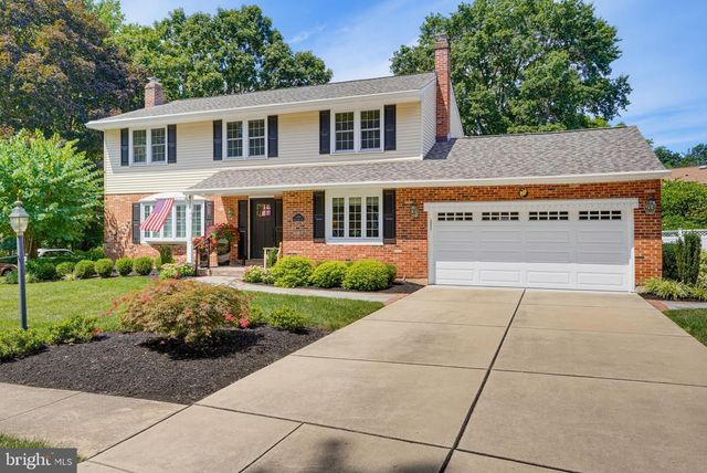 2301 BEACON HILL DR, Wilmington, DE 19810