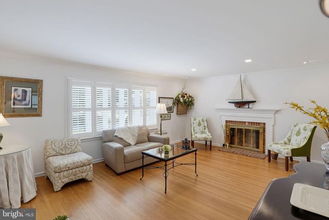 2301 BEACON HILL DR, Wilmington, DE 19810