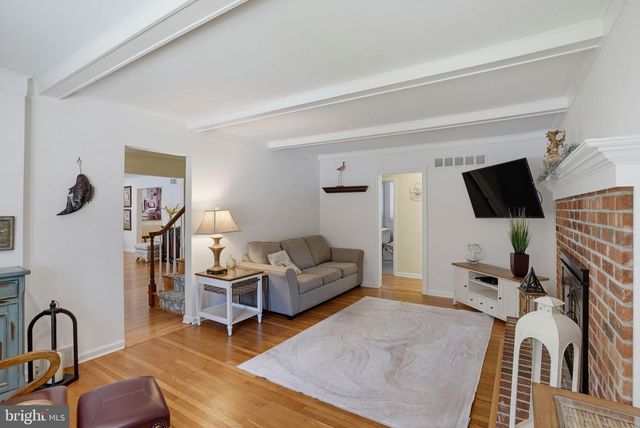 2301 BEACON HILL DR, Wilmington, DE 19810