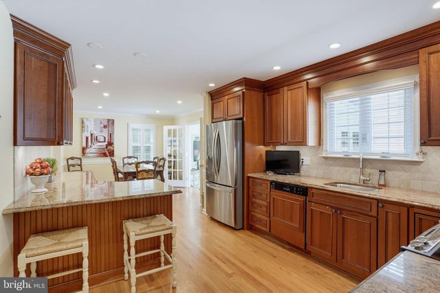 2301 BEACON HILL DR, Wilmington, DE 19810