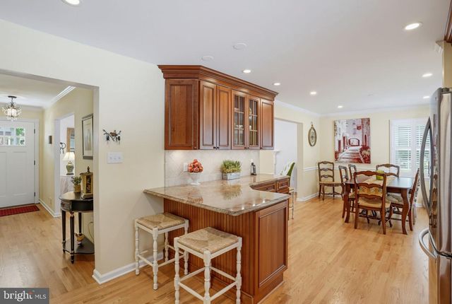 2301 BEACON HILL DR, Wilmington, DE 19810