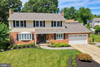 2301 BEACON HILL DR, Wilmington, DE 19810