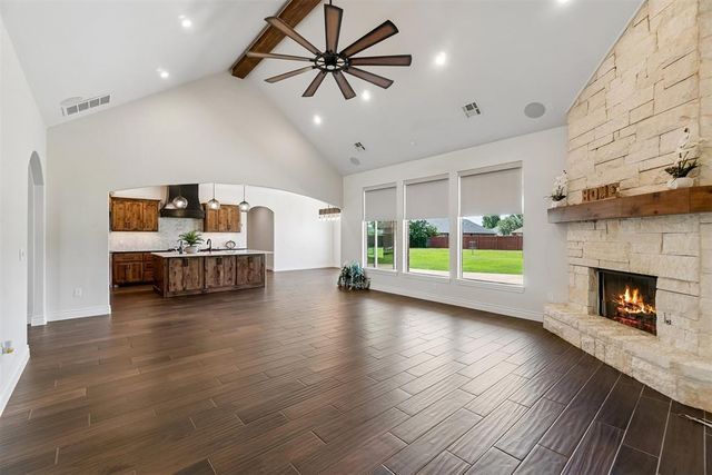 1324 W Harvard Way, Mustang, OK 73064