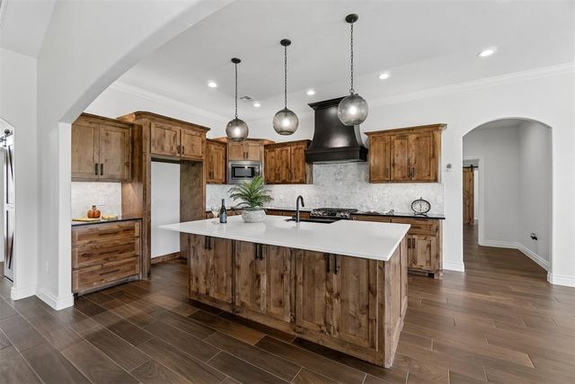 1324 W Harvard Way, Mustang, OK 73064