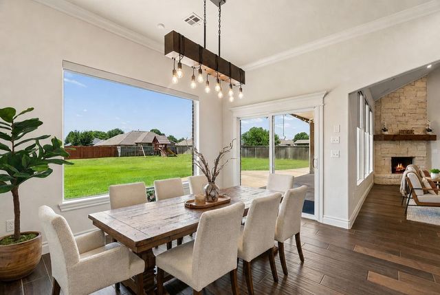 1324 W Harvard Way, Mustang, OK 73064