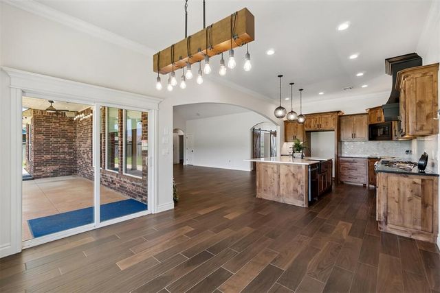 1324 W Harvard Way, Mustang, OK 73064