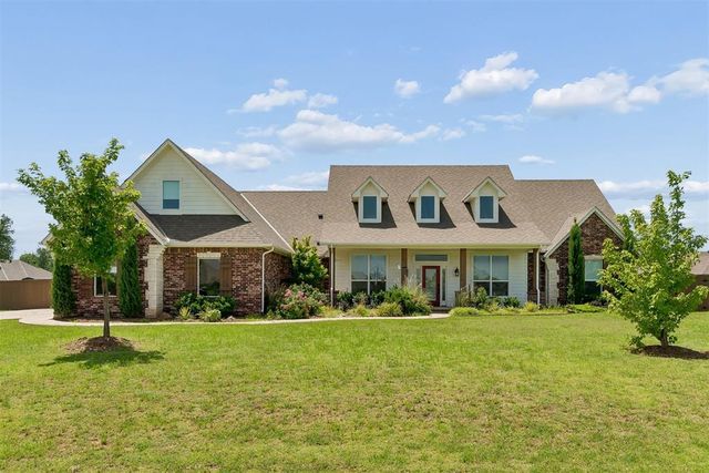 1324 W Harvard Way, Mustang, OK 73064