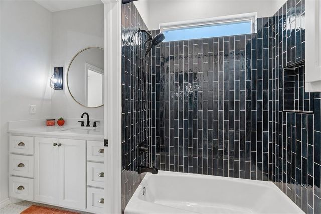 1324 W Harvard Way, Mustang, OK 73064