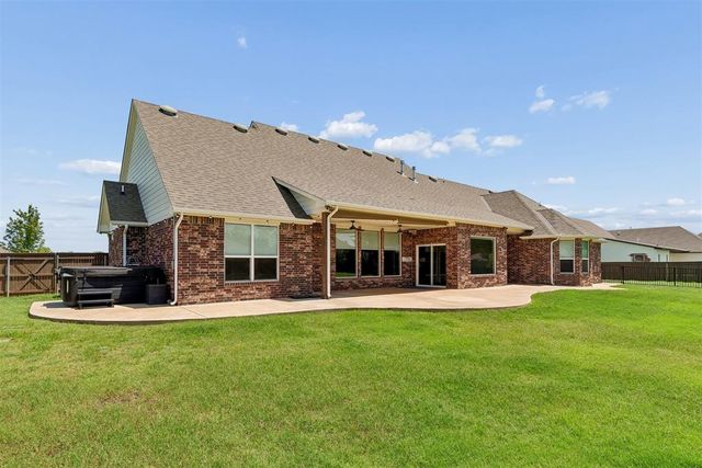 1324 W Harvard Way, Mustang, OK 73064