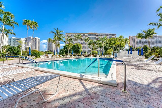 3300 NE 36th Street 1002, Fort Lauderdale, FL 33308