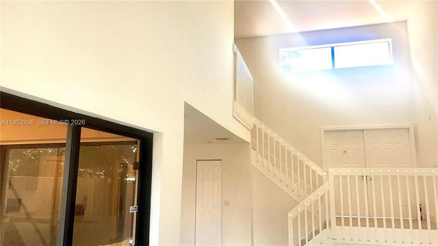 6637 NW 178th Ter, Hialeah, FL 33015