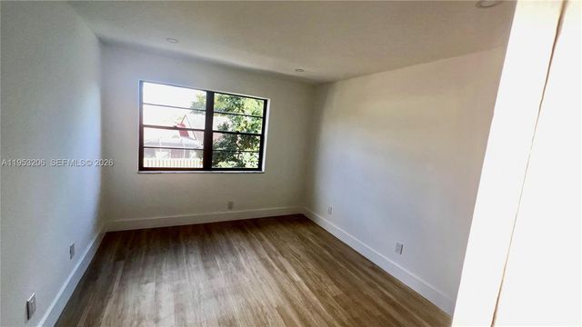 6637 NW 178th Ter, Hialeah, FL 33015