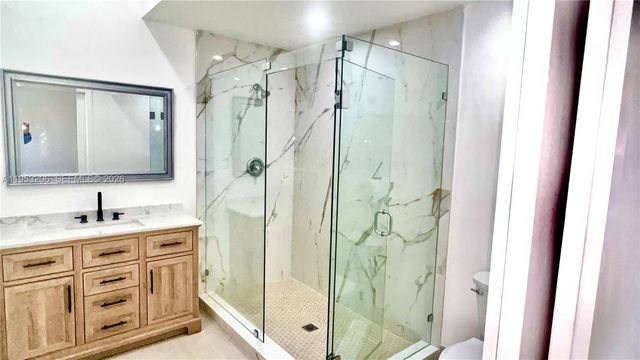 6637 NW 178th Ter, Hialeah, FL 33015