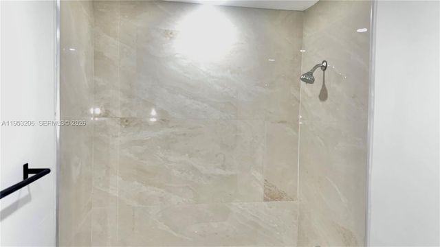 6637 NW 178th Ter, Hialeah, FL 33015