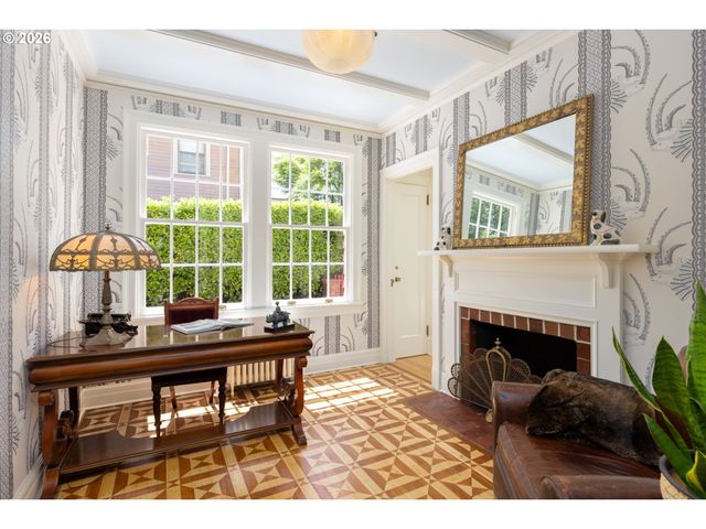 1728 Ne STANTON St, Portland, OR 97212