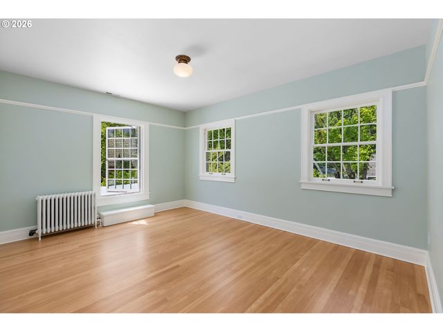 1728 Ne STANTON St, Portland, OR 97212