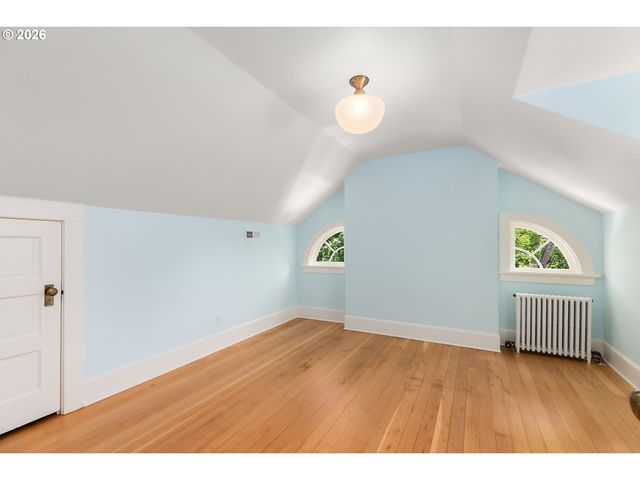 1728 Ne STANTON St, Portland, OR 97212