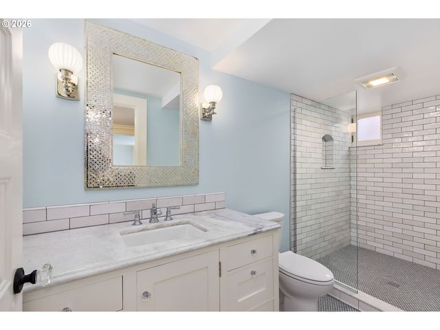 1728 Ne STANTON St, Portland, OR 97212