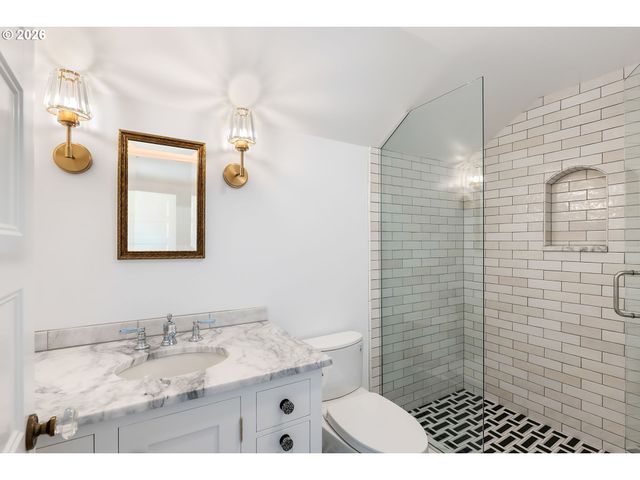 1728 Ne STANTON St, Portland, OR 97212