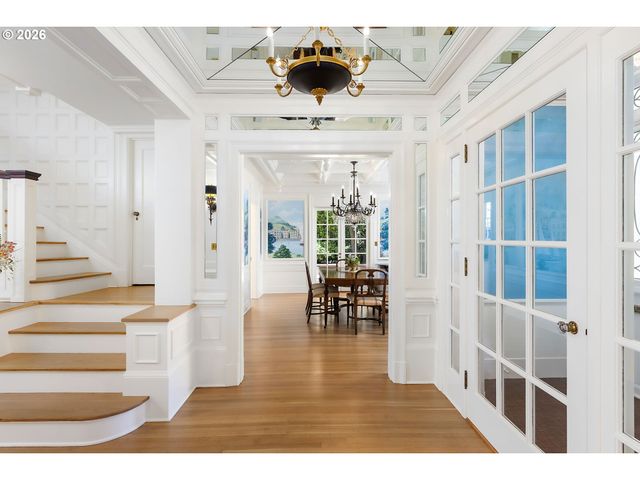 1728 Ne STANTON St, Portland, OR 97212