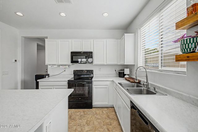 976 W SULLIVAN Avenue, Coolidge, AZ 85128