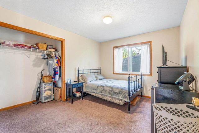 1077 26th Avenue SE, Minneapolis, MN 55414