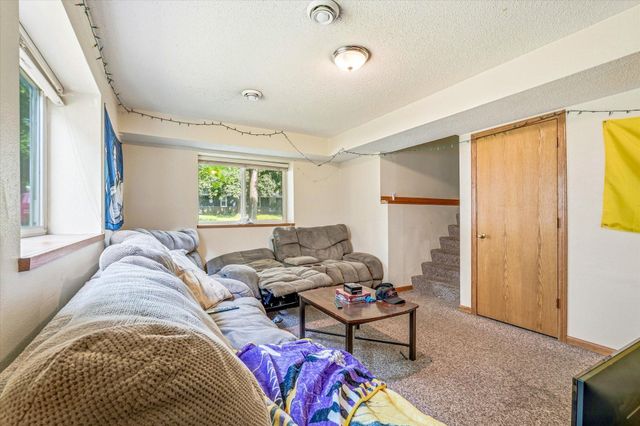 1077 26th Avenue SE, Minneapolis, MN 55414