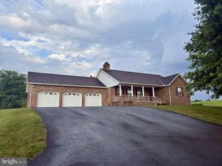 218 HEAVENLY ACRES RIDGE RD, Mercersburg, PA 17236