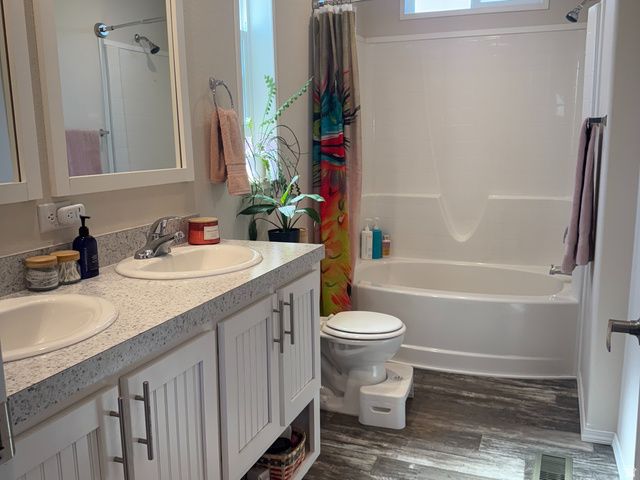 704 E PINE ST, Wellington, UT 84542