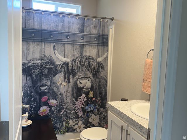 704 E PINE ST, Wellington, UT 84542