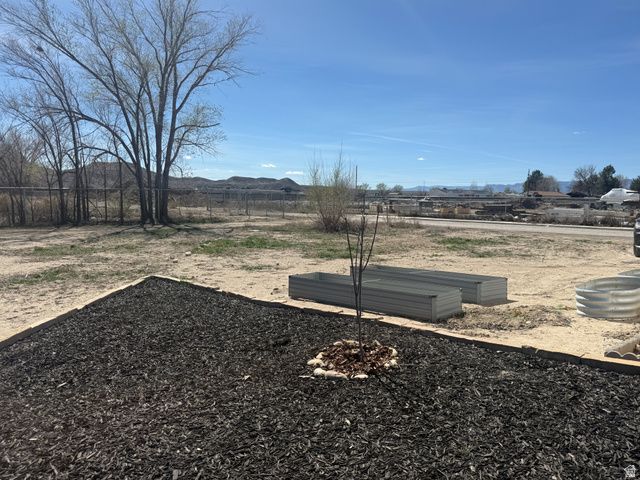 704 E PINE ST, Wellington, UT 84542