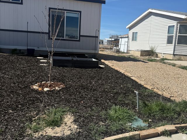 704 E PINE ST, Wellington, UT 84542