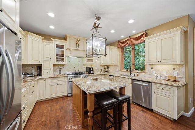 30151 Skyline, Running Springs, CA 92382
