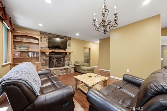 30151 Skyline, Running Springs, CA 92382
