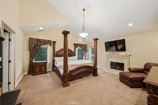 30151 Skyline, Running Springs, CA 92382