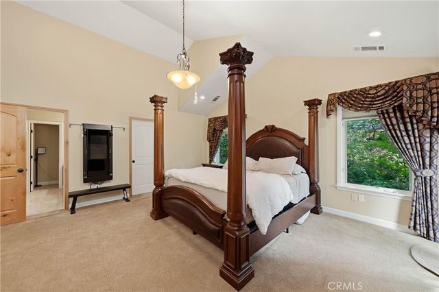 30151 Skyline, Running Springs, CA 92382