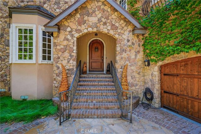 30151 Skyline, Running Springs, CA 92382