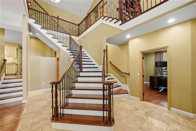 30151 Skyline, Running Springs, CA 92382