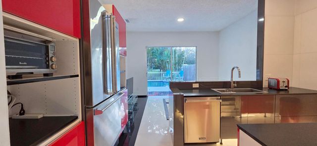 661 Lake Wellington Drive, Wellington, FL 33414