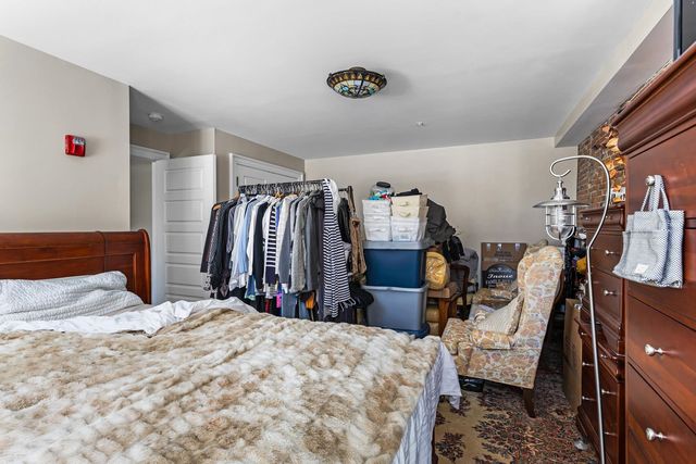 80 State St Apt 202, Portsmouth, NH 03801